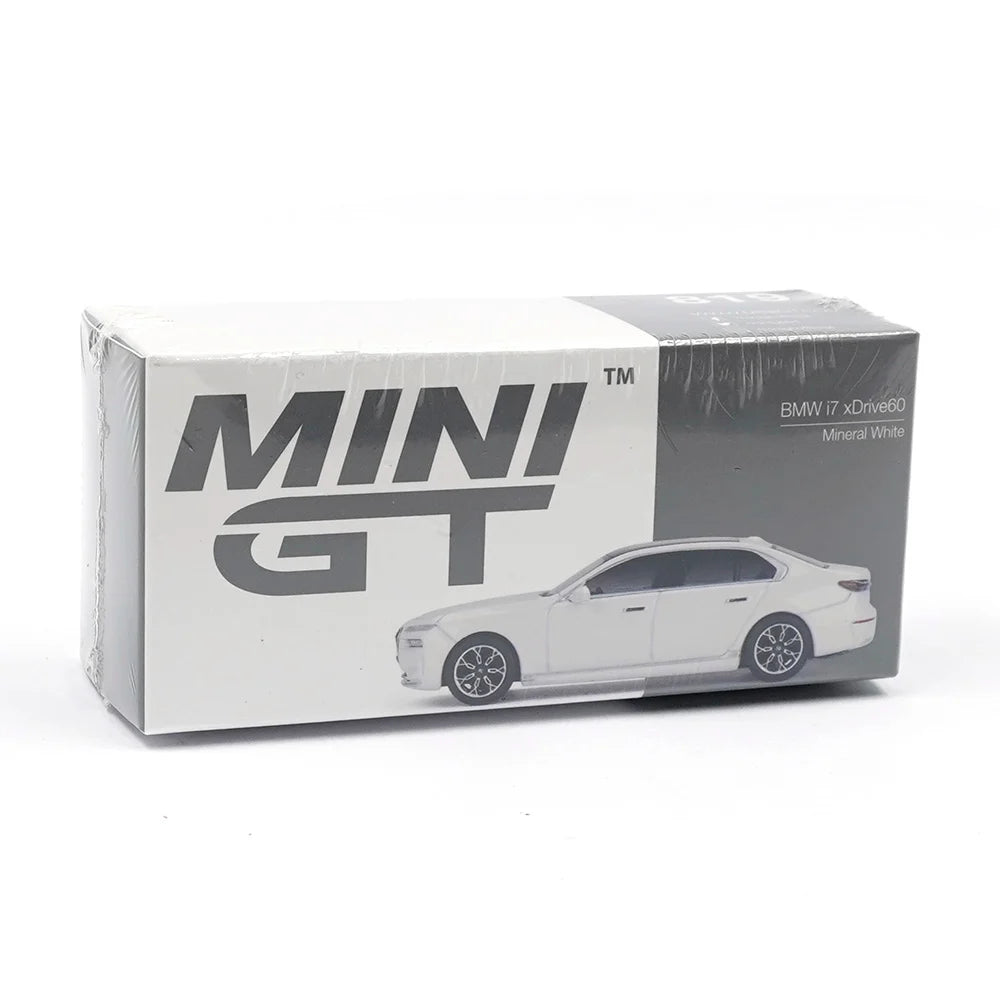 MINIGT 1:64 BMW i7 xDrive60 Mineral White MGT00819