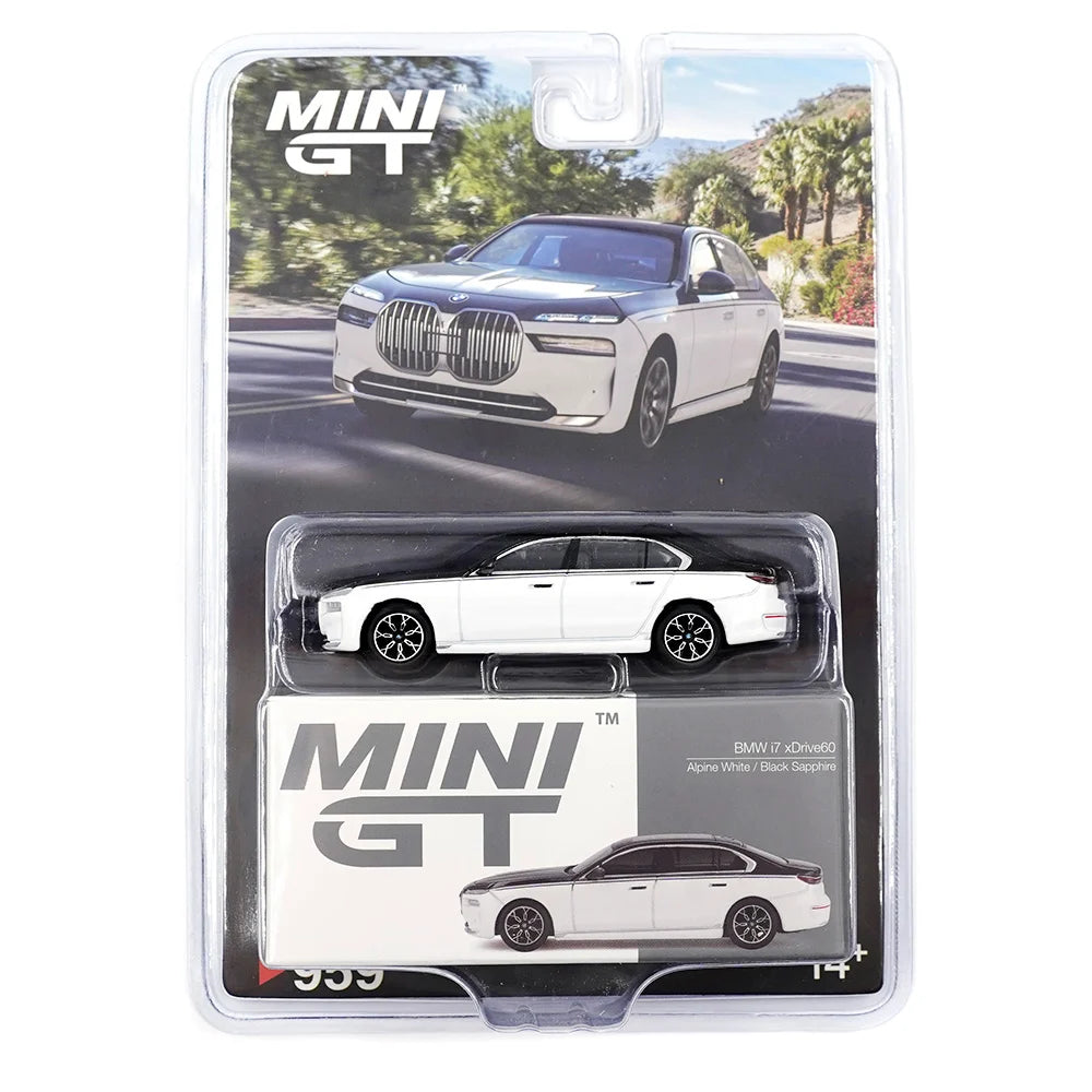 MINIGT 1:64 BMW i7 xDrive60 Alpine White / Black Sapphire MGT00959