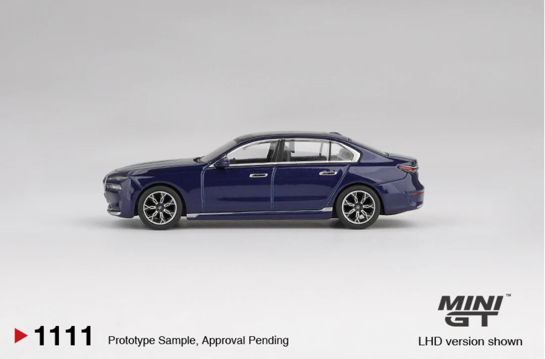 MINIGT 1:64 BMW i7 xDrive60 Tanzanite Blue Metallic MGT01111